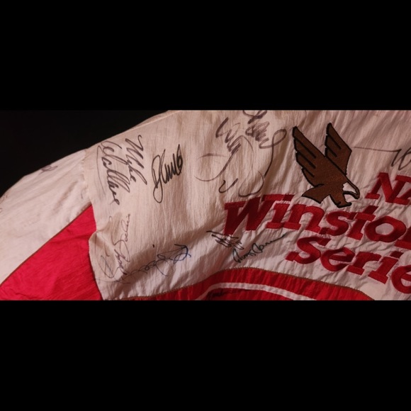 LARGE AUTOGRAPHED NASCAR WINDBREAKER FROM 492 lap Goodwrench race 95 - Picture 4 of 12